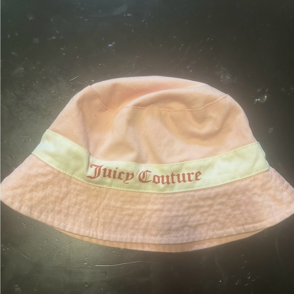 Juicy Couture Light Pink Logo Bucket Hat - Picture 2 of 3